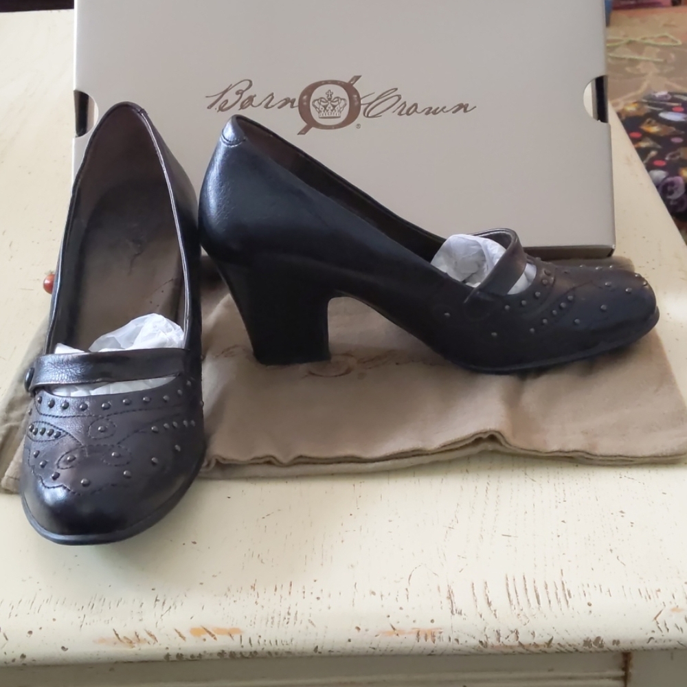 Born Crown black leather heels
